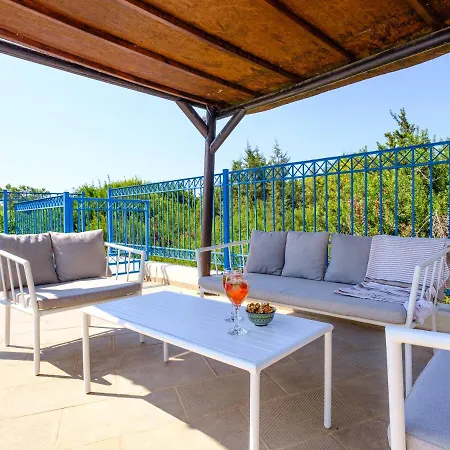 Azzurro Holiday Poseidonas By Sanders Peyia